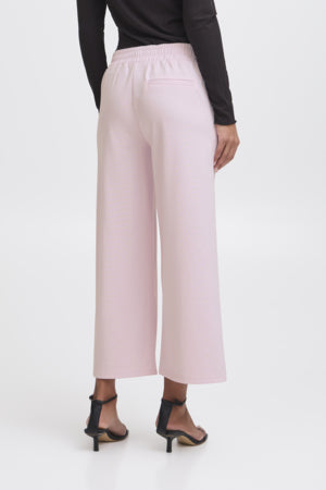 Kate Cropped Trouser in Pine Green by Ichi