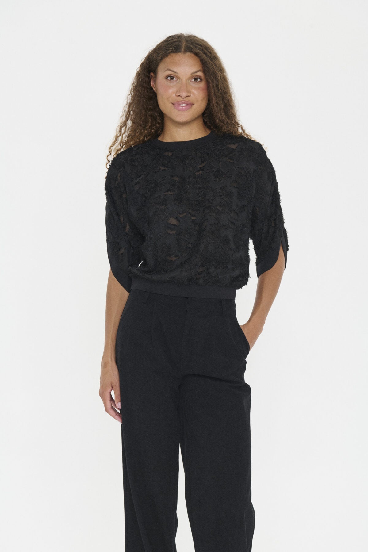 Miah Top in Black bu SAINT TROPEZ
