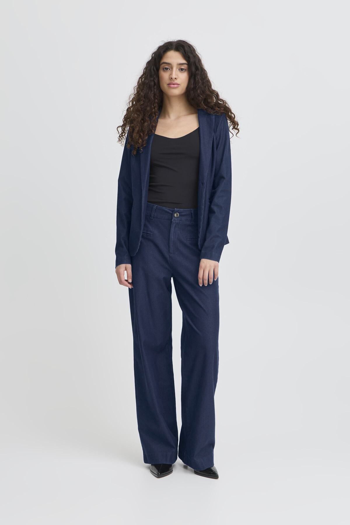 Kate Demins by Ichi