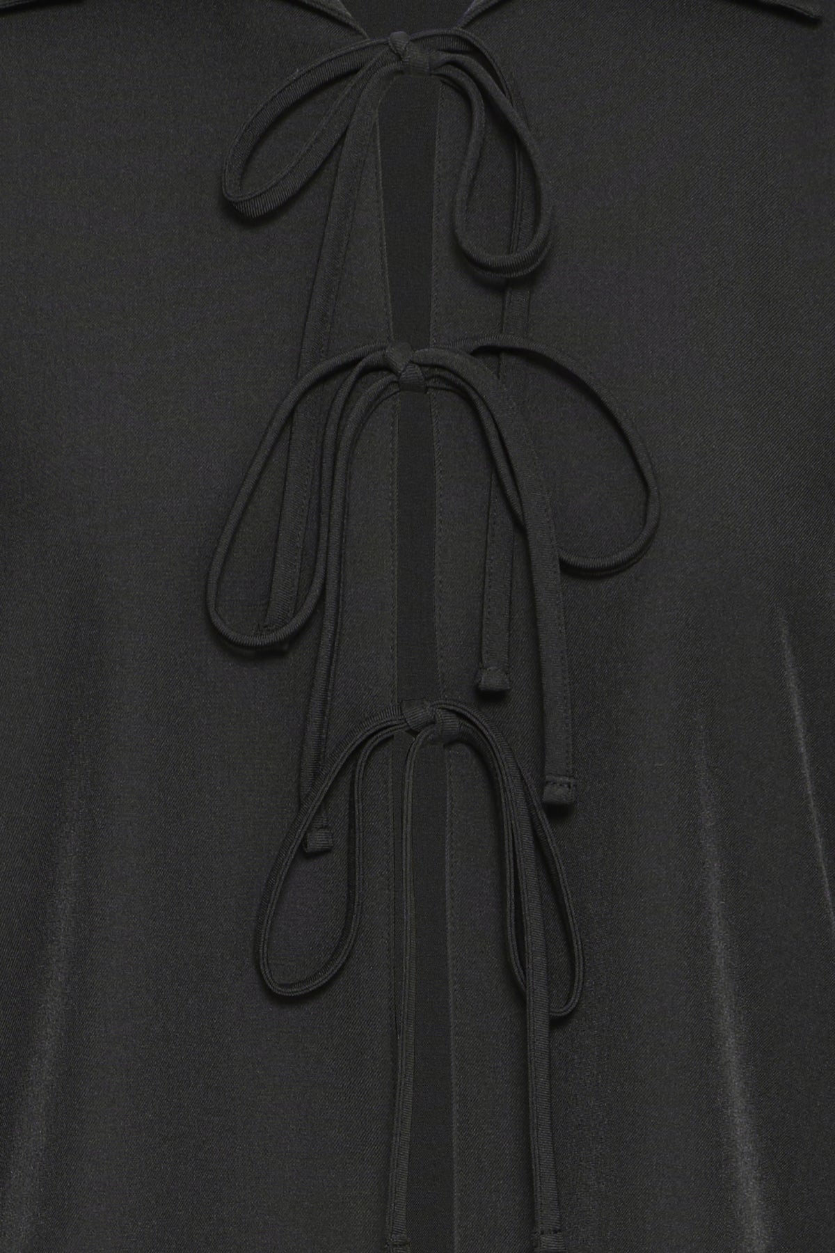 Idde Shirt in Black by b.young