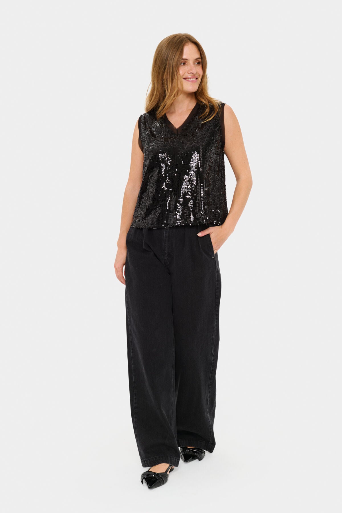 Nuciana in Black Shimmer by Saint Tropez