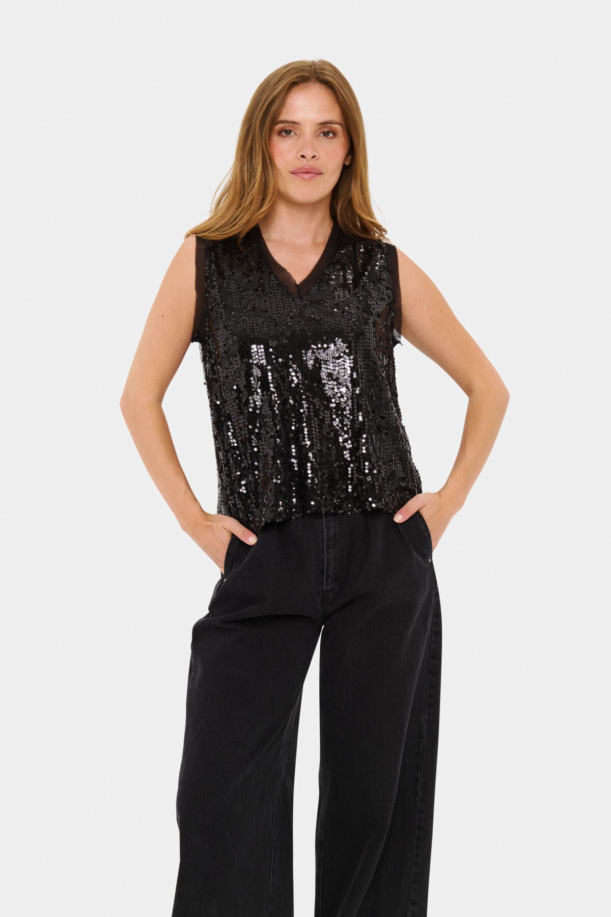 Nuciana in Black Shimmer by Saint Tropez